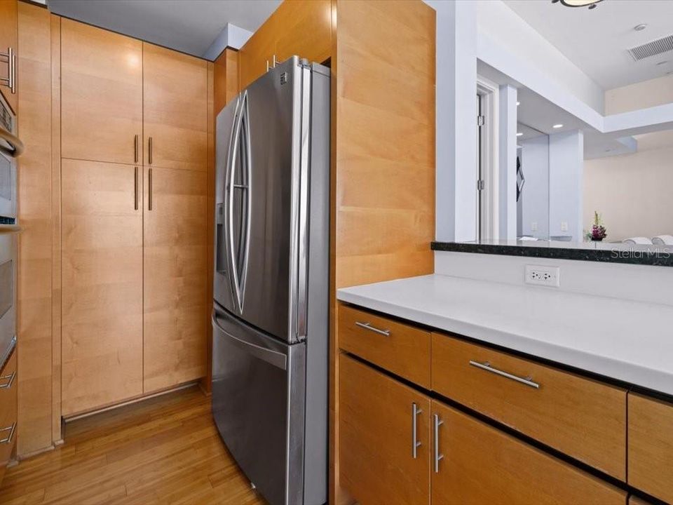 待售: $1,150,000 (3 贝兹, 3 浴室, 2400 平方英尺)