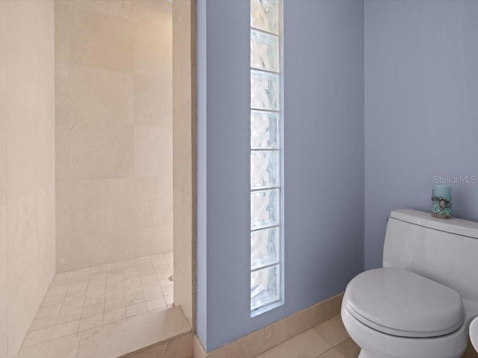 待售: $1,150,000 (3 贝兹, 3 浴室, 2400 平方英尺)