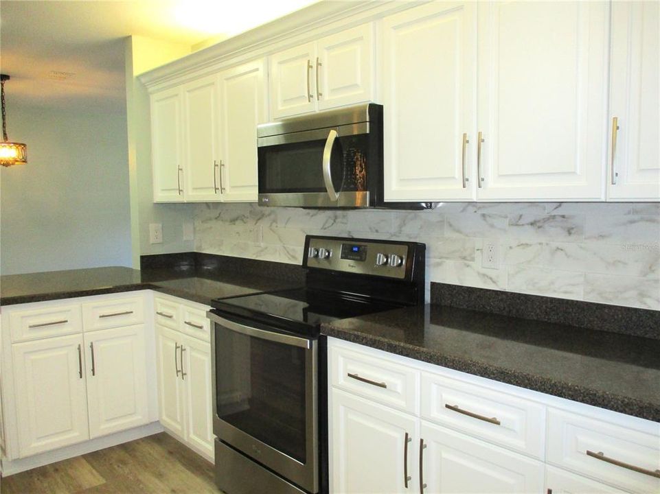 Activo con contrato: $238,000 (2 camas, 2 baños, 1408 Pies cuadrados)