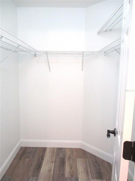 Activo con contrato: $238,000 (2 camas, 2 baños, 1408 Pies cuadrados)