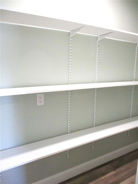 Activo con contrato: $238,000 (2 camas, 2 baños, 1408 Pies cuadrados)