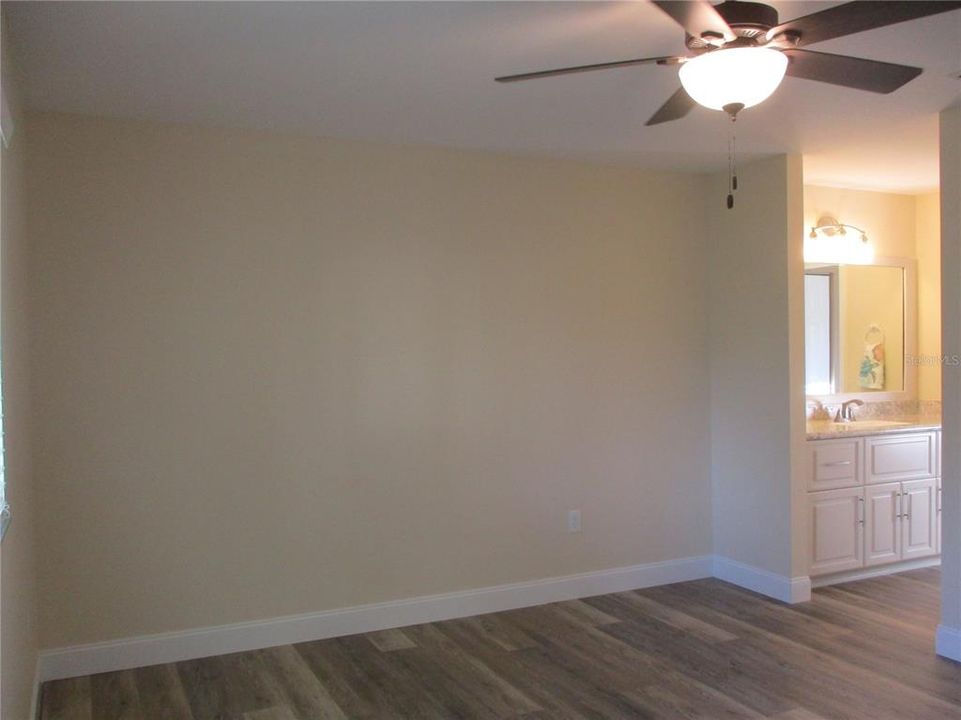 Activo con contrato: $238,000 (2 camas, 2 baños, 1408 Pies cuadrados)