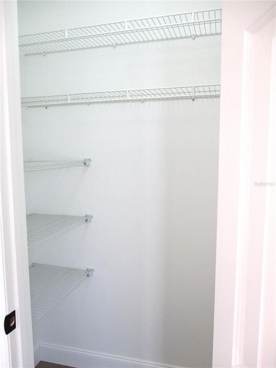 Activo con contrato: $238,000 (2 camas, 2 baños, 1408 Pies cuadrados)