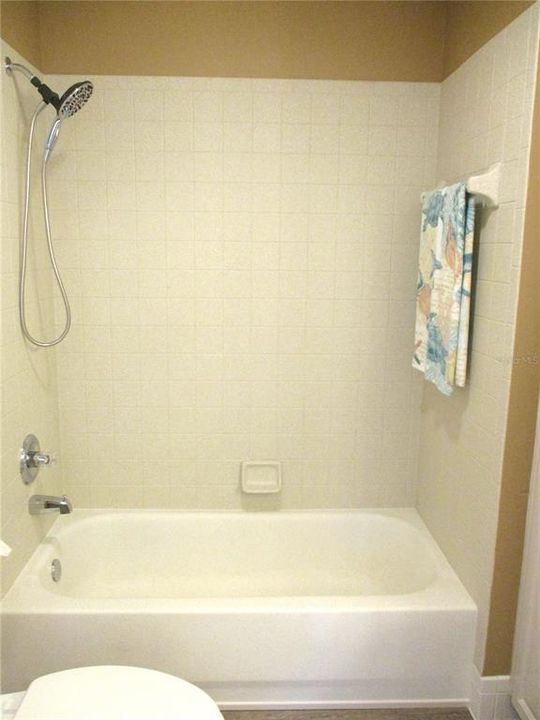 Activo con contrato: $238,000 (2 camas, 2 baños, 1408 Pies cuadrados)