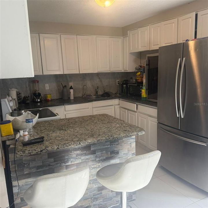 For Sale: $229,900 (3 beds, 2 baths, 1093 Square Feet)