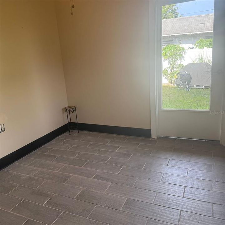 For Sale: $229,900 (3 beds, 2 baths, 1093 Square Feet)