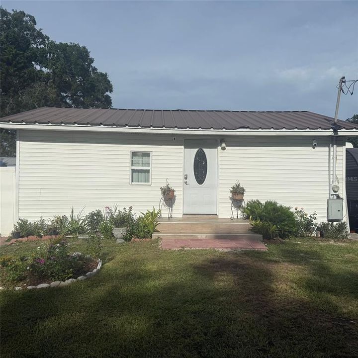 For Sale: $229,900 (3 beds, 2 baths, 1093 Square Feet)