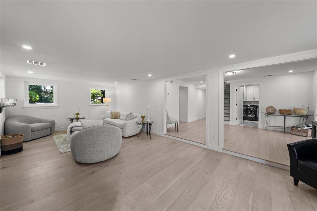 На продажу: $1,999,000 (6 спален, 5 ванн, 3404 Квадратных фут)