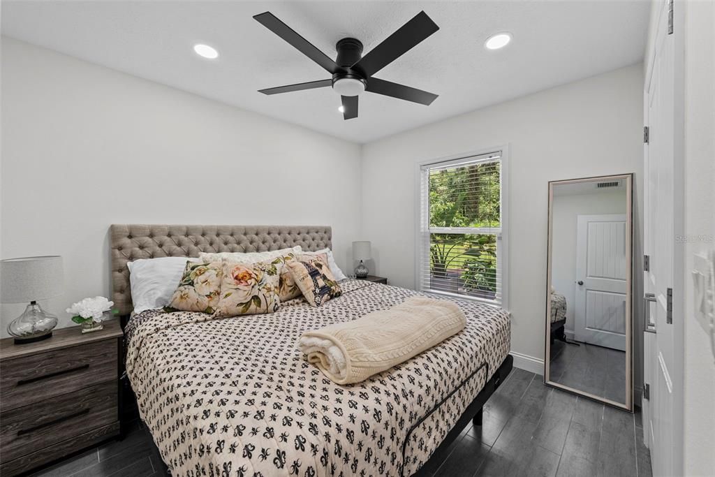 На продажу: $1,999,000 (6 спален, 5 ванн, 3404 Квадратных фут)