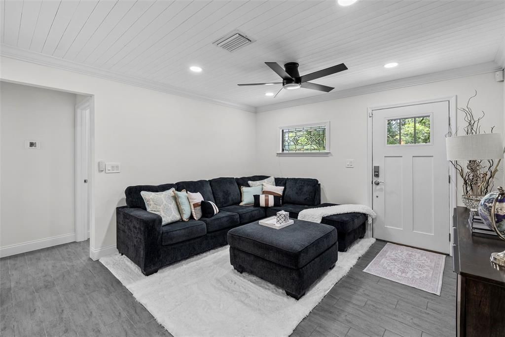 На продажу: $1,999,000 (6 спален, 5 ванн, 3404 Квадратных фут)