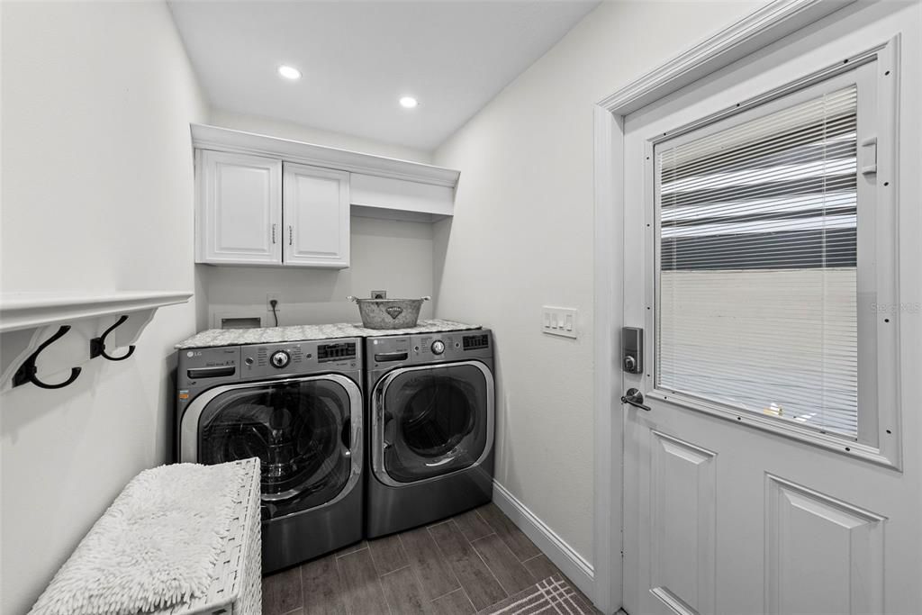 На продажу: $1,999,000 (6 спален, 5 ванн, 3404 Квадратных фут)