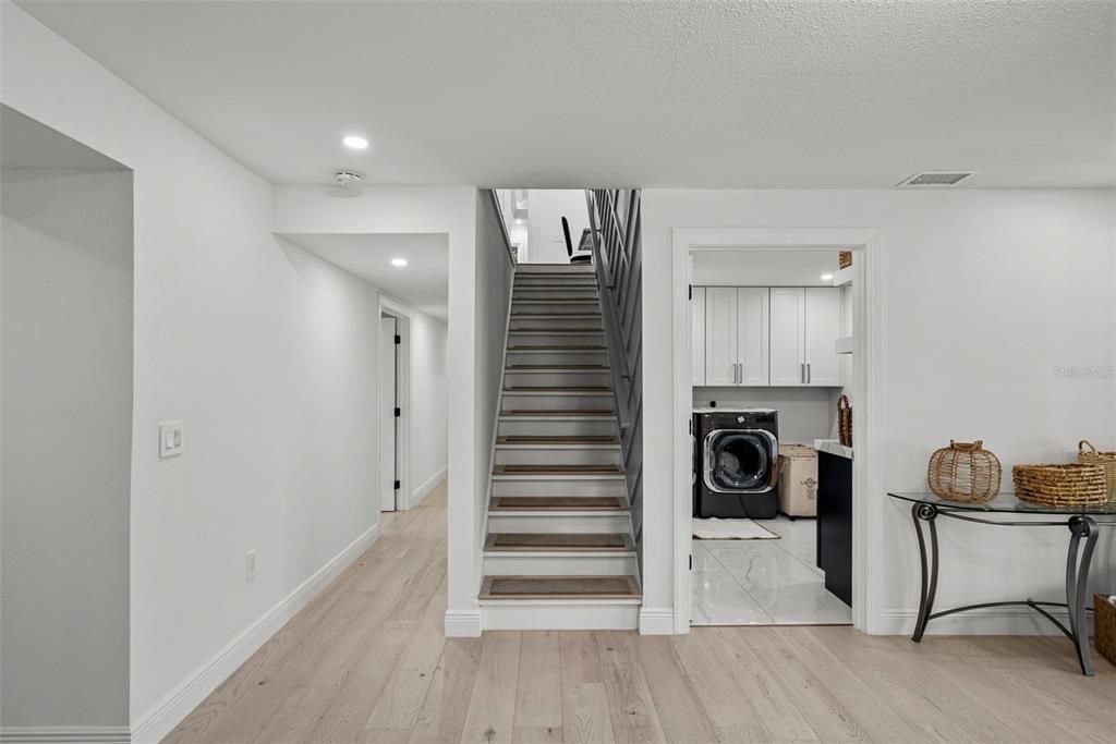 На продажу: $1,999,000 (6 спален, 5 ванн, 3404 Квадратных фут)