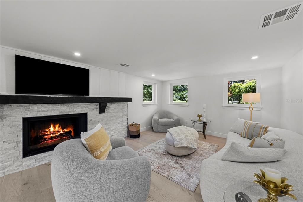 На продажу: $1,999,000 (6 спален, 5 ванн, 3404 Квадратных фут)