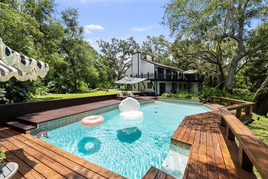 На продажу: $1,999,000 (6 спален, 5 ванн, 3404 Квадратных фут)