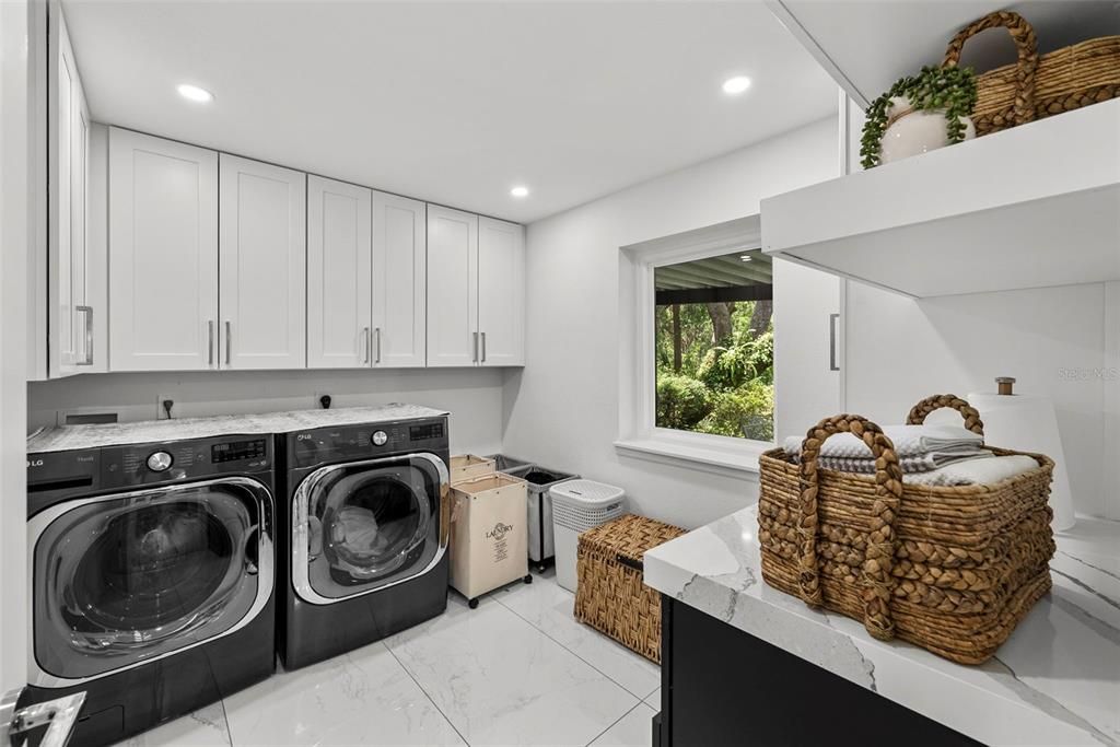 На продажу: $1,999,000 (6 спален, 5 ванн, 3404 Квадратных фут)