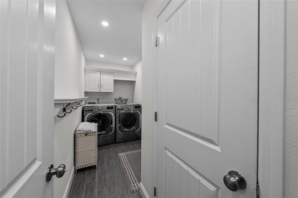 На продажу: $1,999,000 (6 спален, 5 ванн, 3404 Квадратных фут)