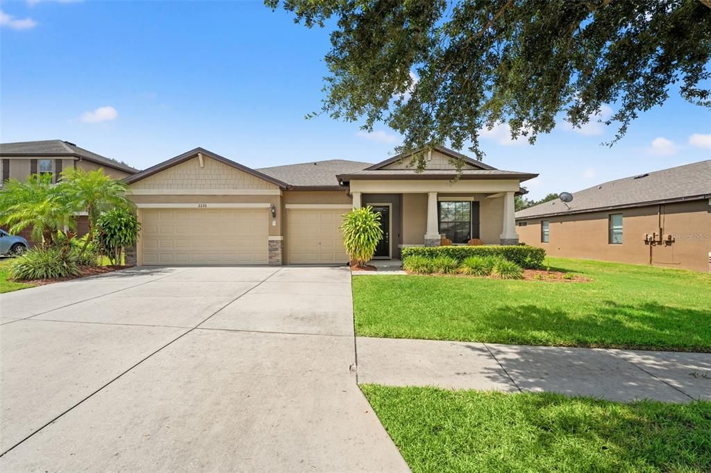 Active With Contract: $435,000 (4 beds, 2 baths, 2426 Square Feet)