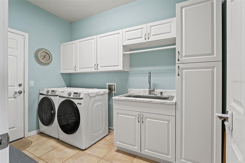 Active With Contract: $435,000 (4 beds, 2 baths, 2426 Square Feet)