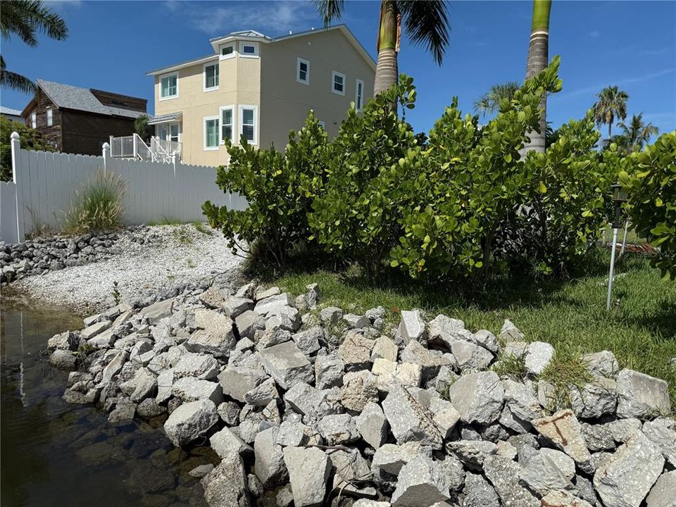 En Venta: $450,000 (0.23 acres)