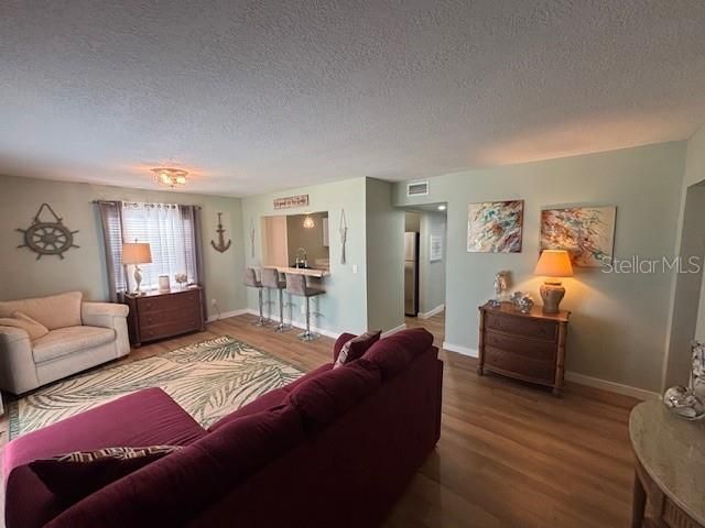 For Sale: $179,999 (2 beds, 1 baths, 791 Square Feet)