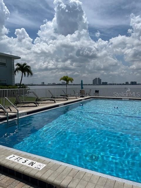 For Sale: $179,999 (2 beds, 1 baths, 791 Square Feet)