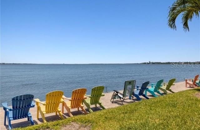 For Sale: $179,999 (2 beds, 1 baths, 791 Square Feet)