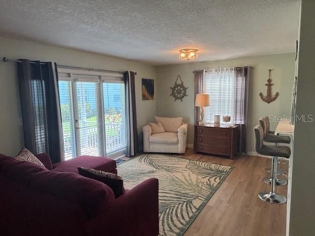 For Sale: $179,999 (2 beds, 1 baths, 791 Square Feet)