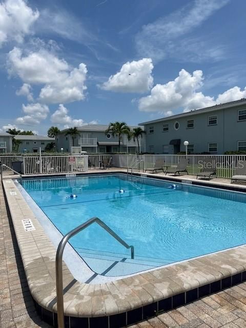 For Sale: $179,999 (2 beds, 1 baths, 791 Square Feet)