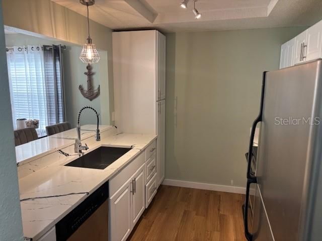 For Sale: $179,999 (2 beds, 1 baths, 791 Square Feet)