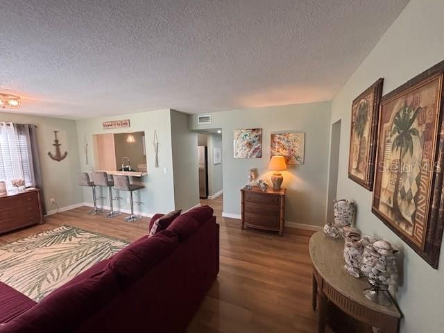 For Sale: $179,999 (2 beds, 1 baths, 791 Square Feet)