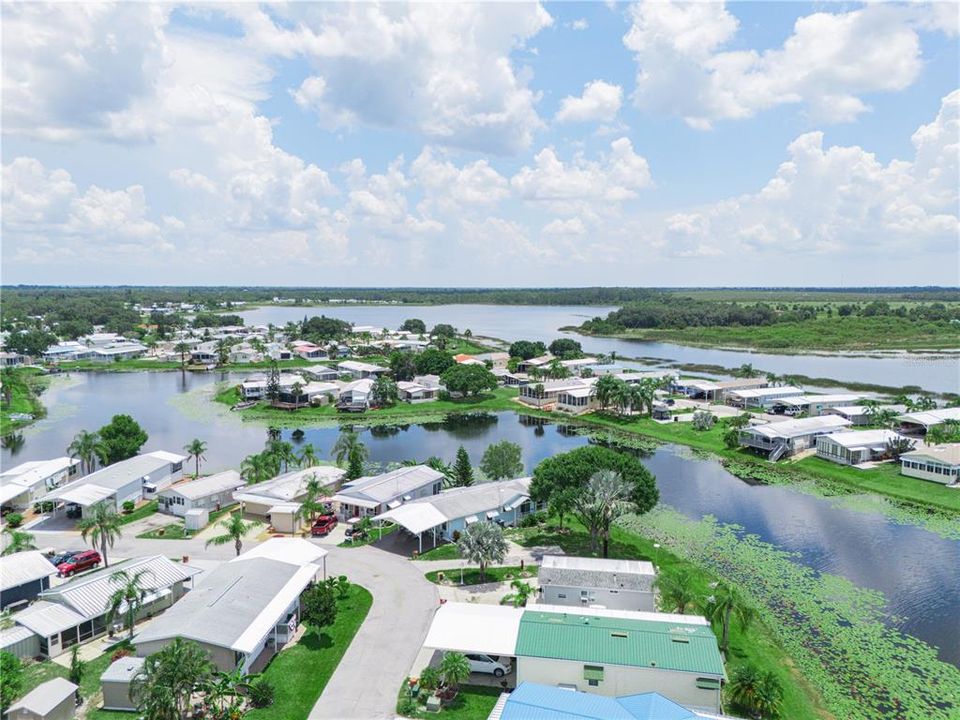 На продажу: $236,500 (2 спален, 2 ванн, 1152 Квадратных фут)