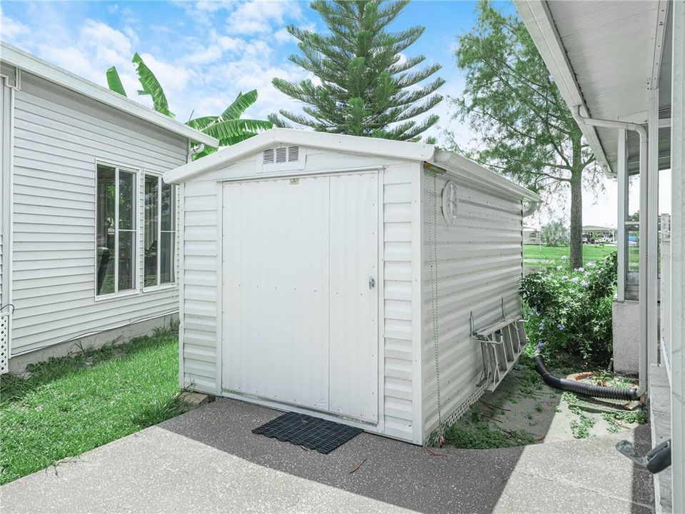 На продажу: $236,500 (2 спален, 2 ванн, 1152 Квадратных фут)