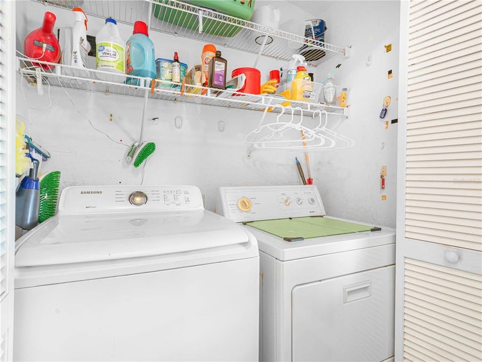 На продажу: $236,500 (2 спален, 2 ванн, 1152 Квадратных фут)