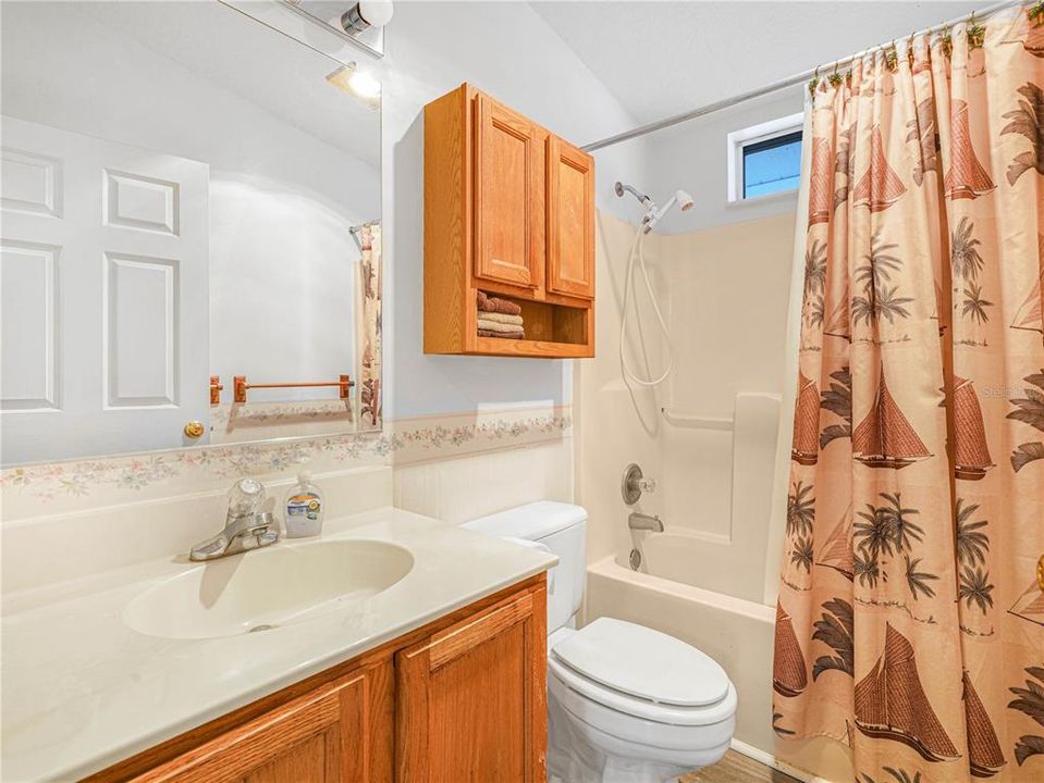 На продажу: $236,500 (2 спален, 2 ванн, 1152 Квадратных фут)