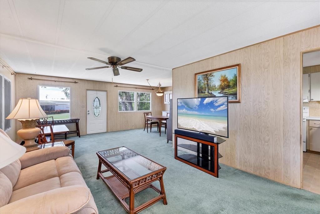 Activo con contrato: $89,500 (2 camas, 2 baños, 1008 Pies cuadrados)