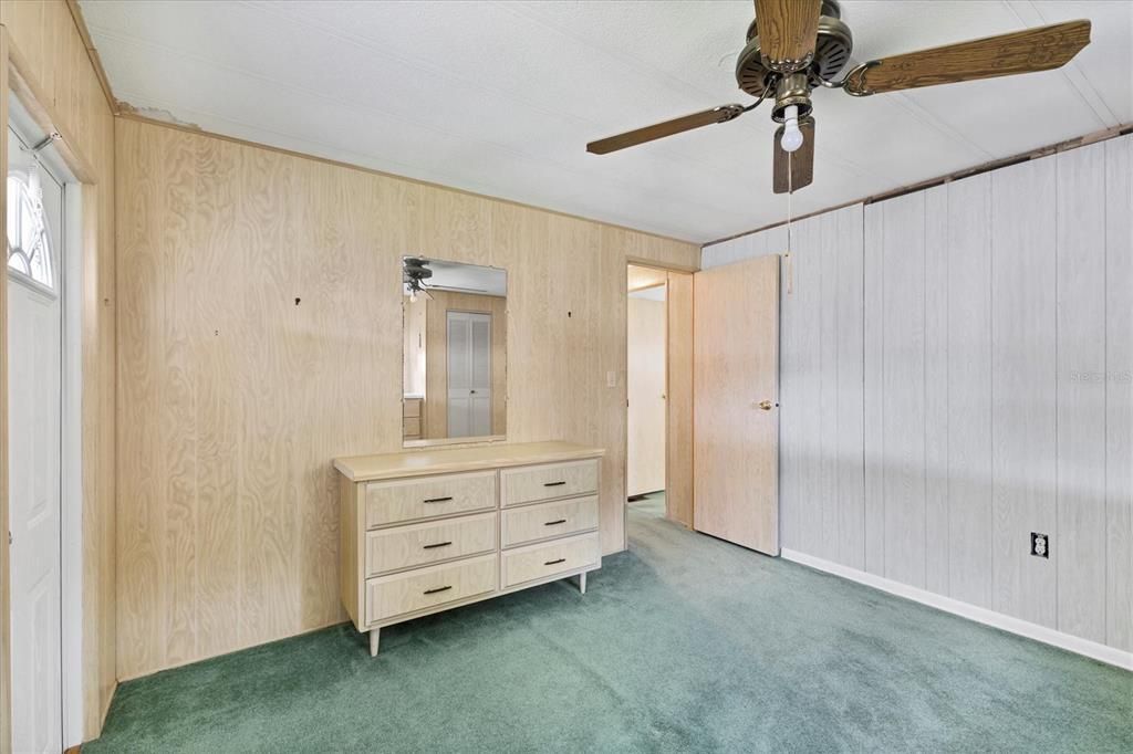 Activo con contrato: $89,500 (2 camas, 2 baños, 1008 Pies cuadrados)