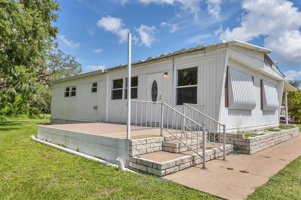 Activo con contrato: $89,500 (2 camas, 2 baños, 1008 Pies cuadrados)