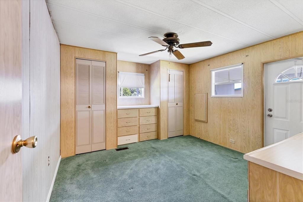 Activo con contrato: $89,500 (2 camas, 2 baños, 1008 Pies cuadrados)