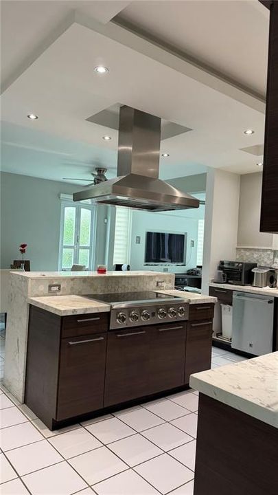 En Venta: $1,750,000 (6 camas, 4 baños, 4068 Pies cuadrados)