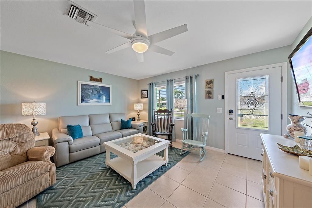 En Venta: $319,000 (2 camas, 2 baños, 930 Pies cuadrados)