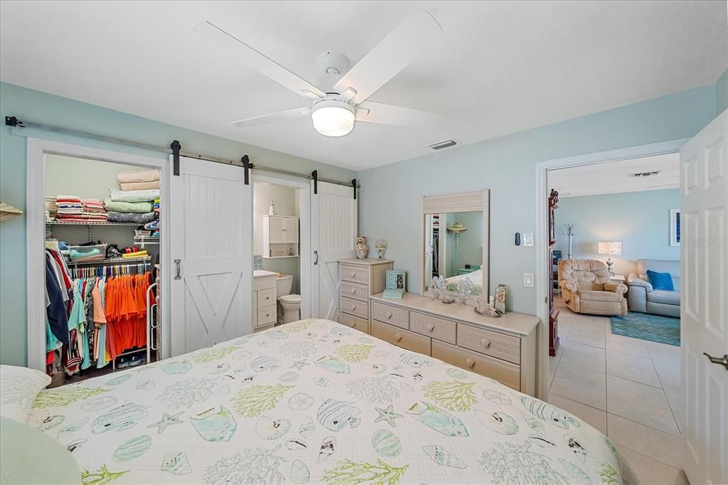 En Venta: $319,000 (2 camas, 2 baños, 930 Pies cuadrados)