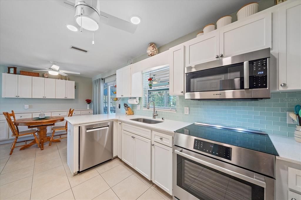 En Venta: $319,000 (2 camas, 2 baños, 930 Pies cuadrados)