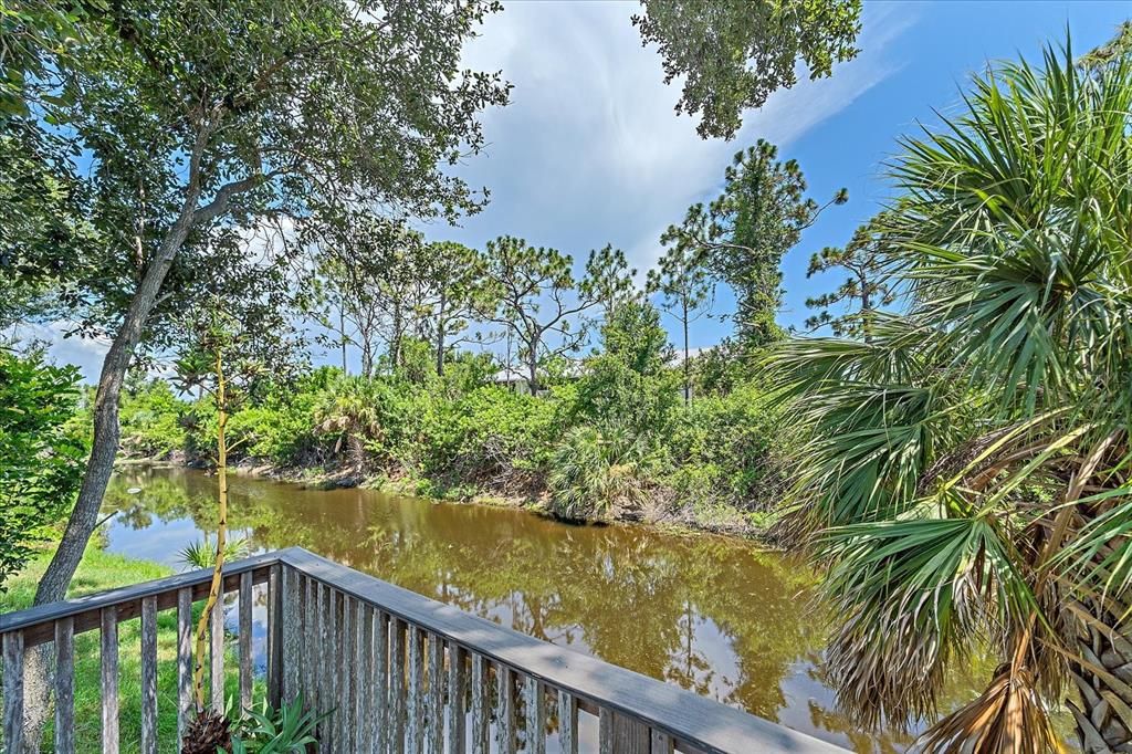 En Venta: $319,000 (2 camas, 2 baños, 930 Pies cuadrados)