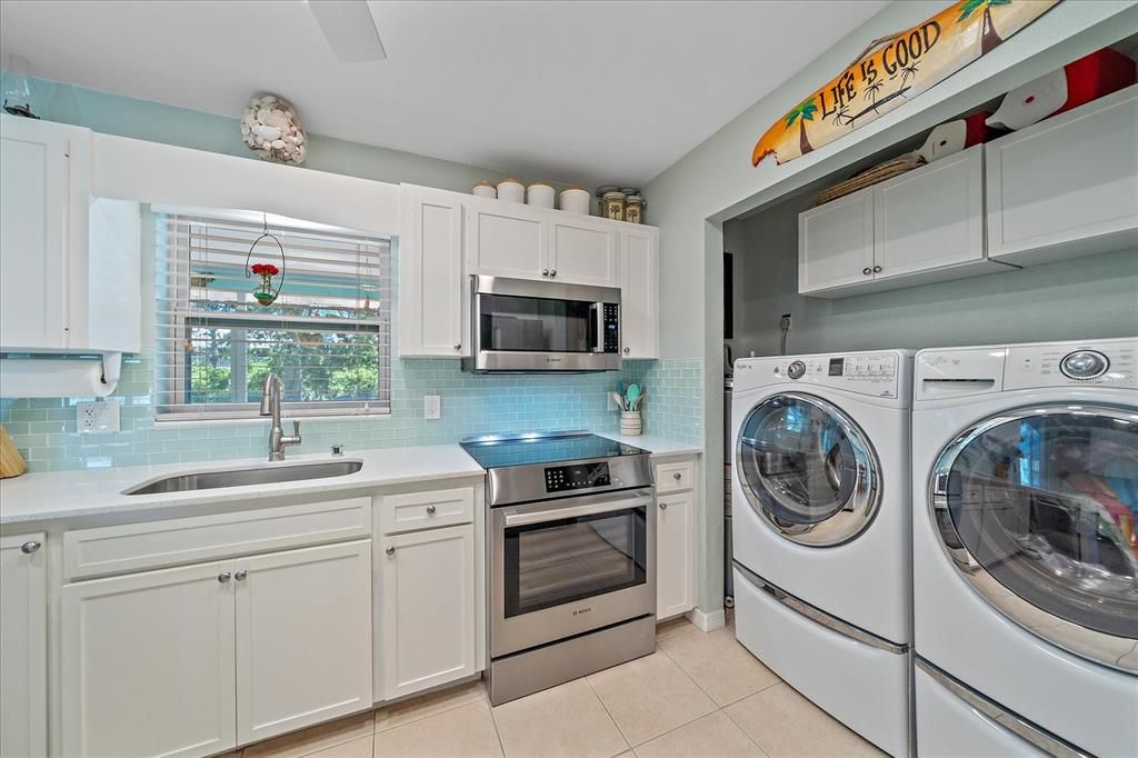 En Venta: $319,000 (2 camas, 2 baños, 930 Pies cuadrados)