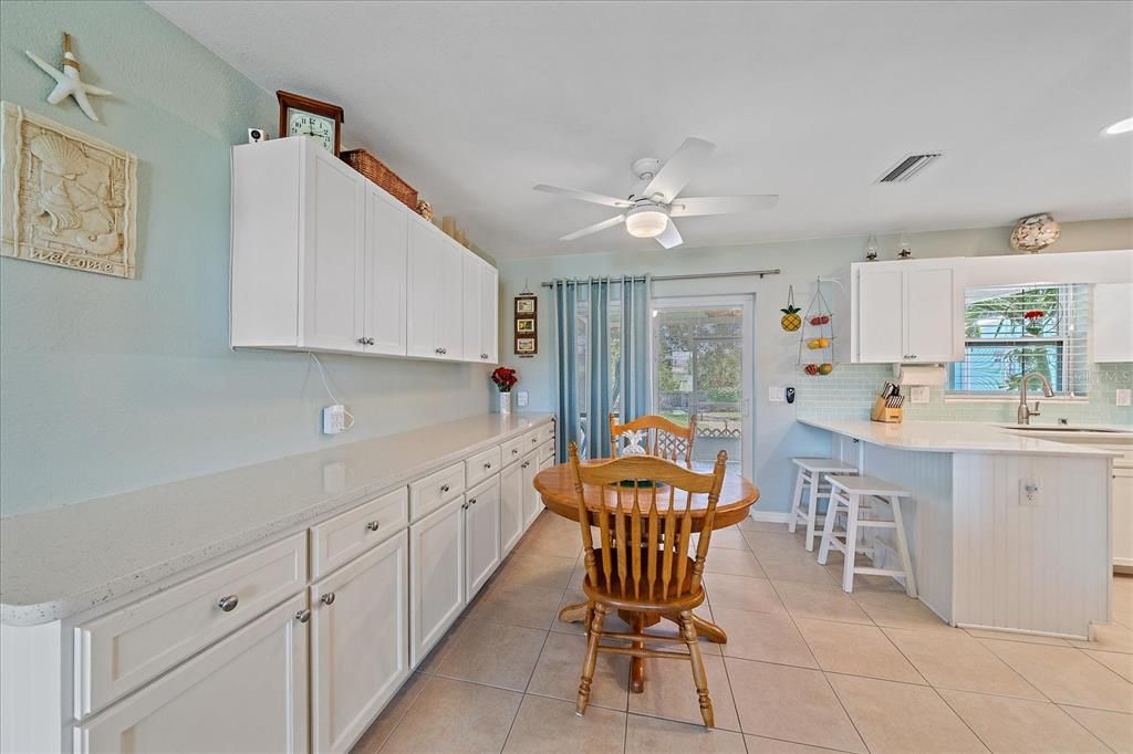 En Venta: $319,000 (2 camas, 2 baños, 930 Pies cuadrados)