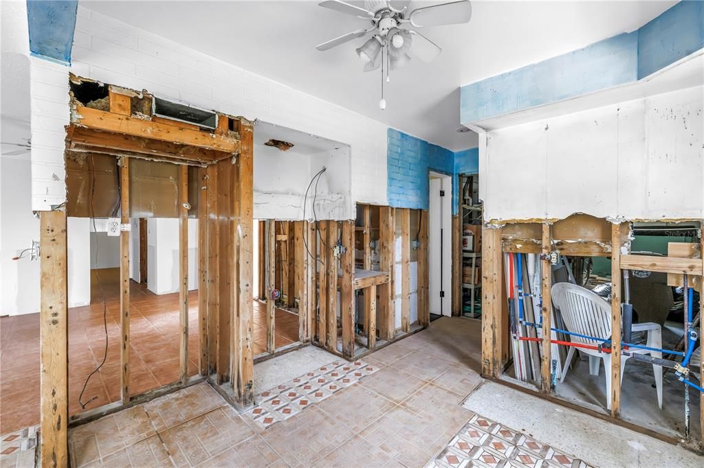 待售: $770,000 (3 贝兹, 2 浴室, 1515 平方英尺)