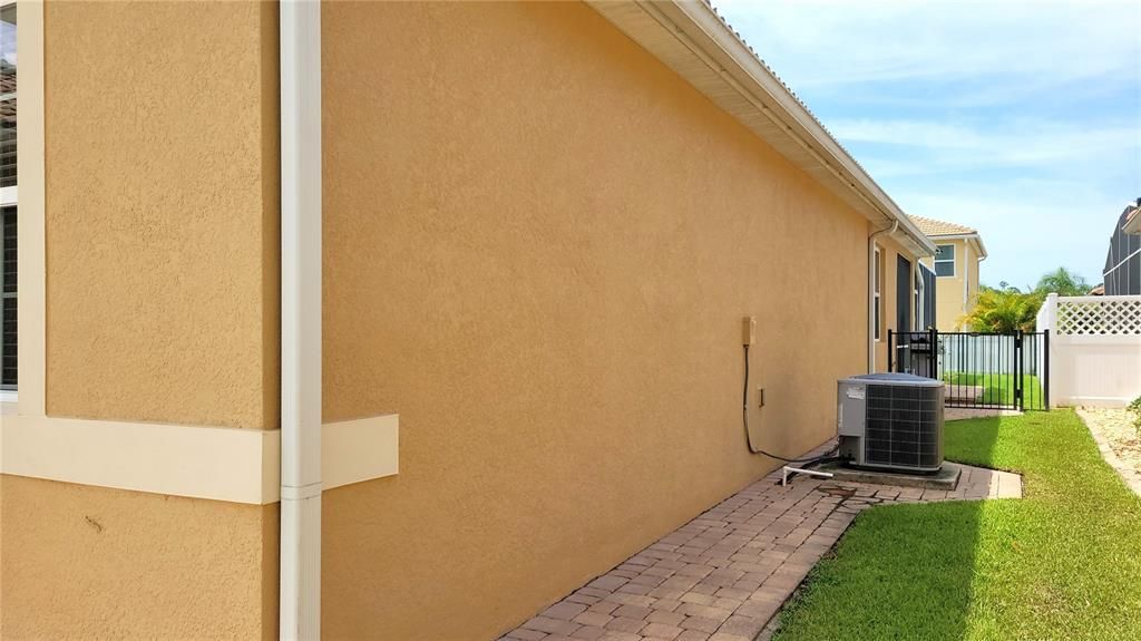 合同活跃: $499,999 (3 贝兹, 2 浴室, 2136 平方英尺)