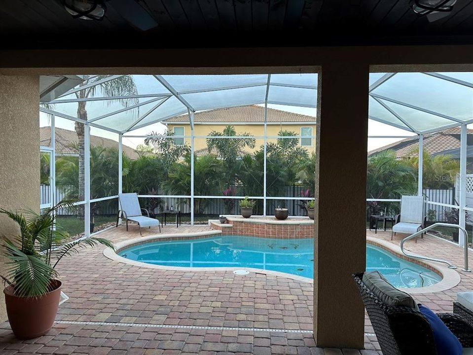 合同活跃: $499,999 (3 贝兹, 2 浴室, 2136 平方英尺)