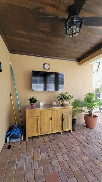 合同活跃: $499,999 (3 贝兹, 2 浴室, 2136 平方英尺)