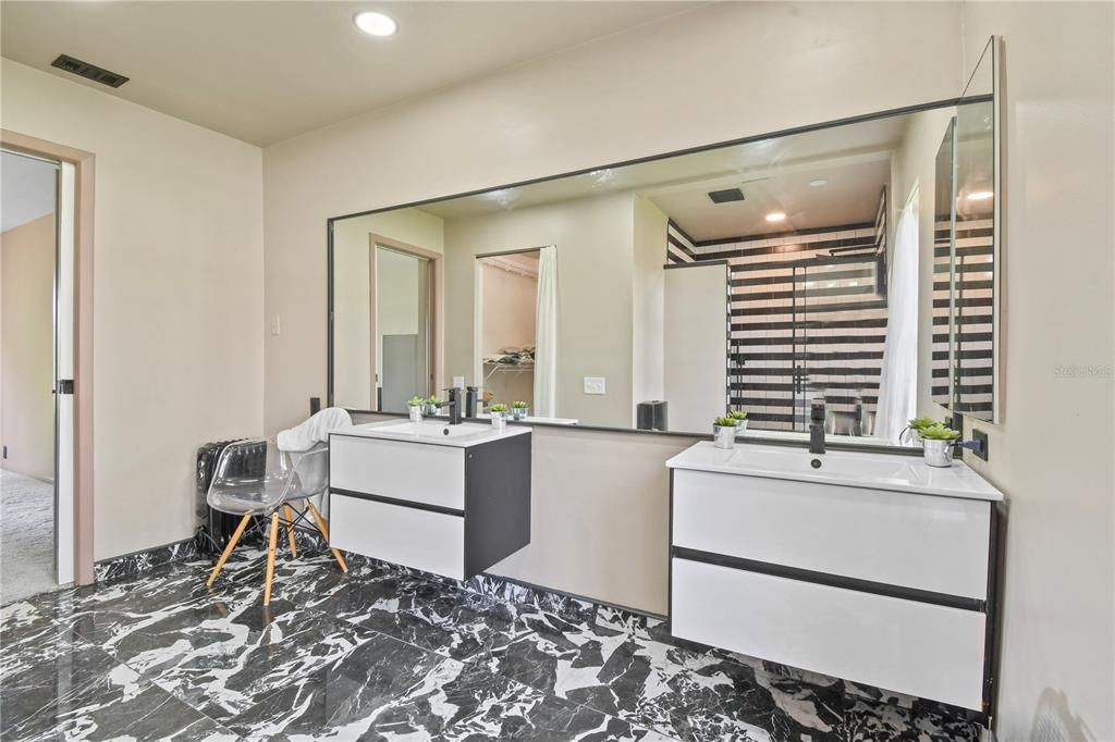 For Sale: $425,000 (3 beds, 2 baths, 1647 Square Feet)